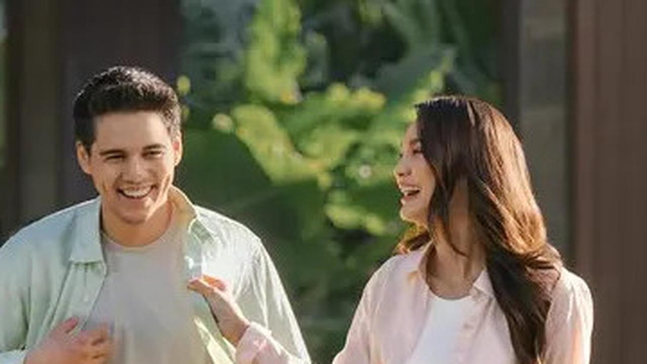 6 Model Rambut Panjang Bergelombang ala Luna Maya, Simpel Tapi Classy