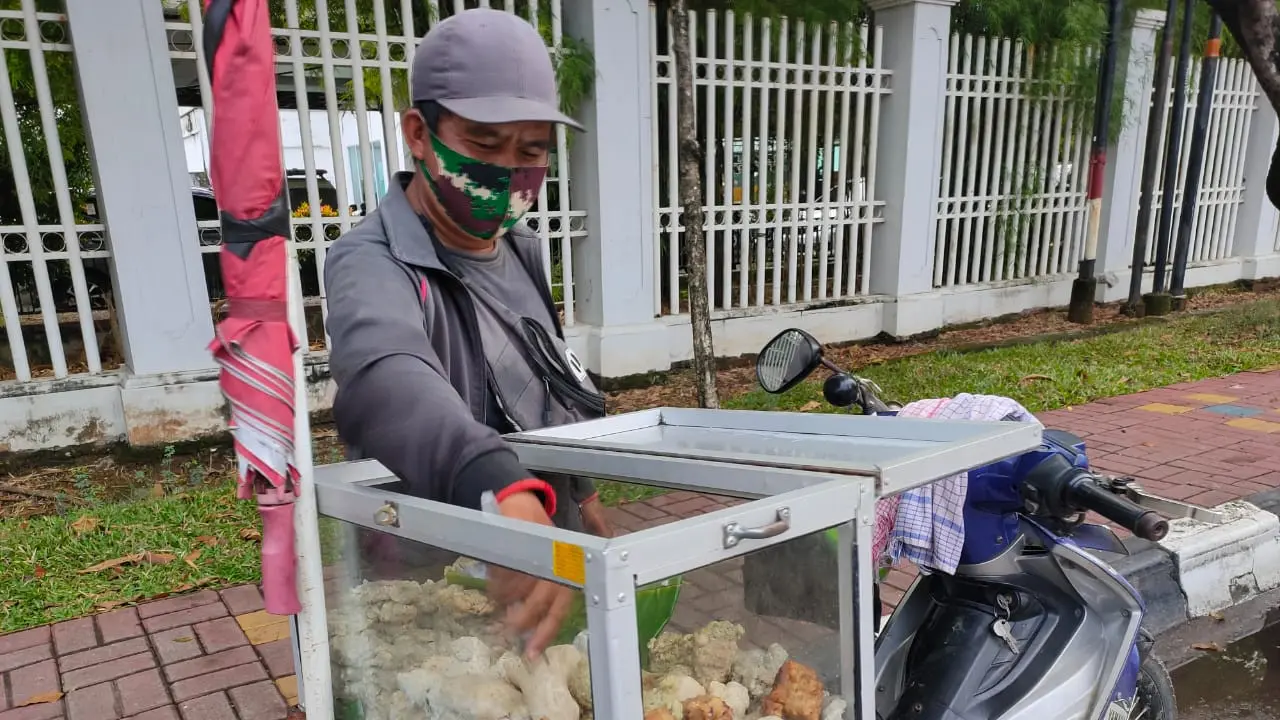 Para Perantau Mengejar Rezeki Jadi Pedagang Pempek Palembang (2)