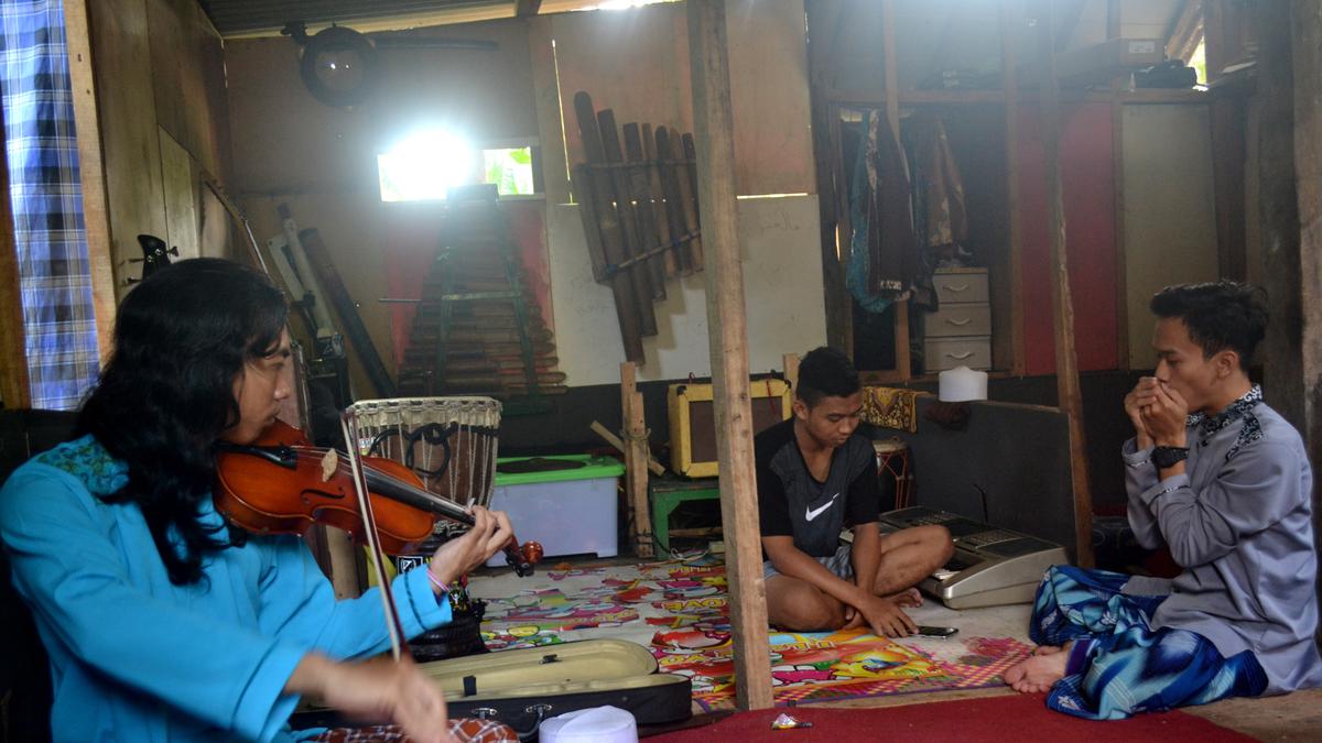 Kisah Pesantren Metal Tobat Cilacap Sembuhkan Pecandu Narkoba dengan Puasa - Vimarsana News