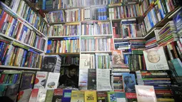 Salah satu toko buku di kawasan Taman Pintar Yogyakarta, Selasa (3/11/2015). Selain banyak pilihan, toko buku di Taman Pintar terkenal dengan harga yang murah. (Boy Harjanto)