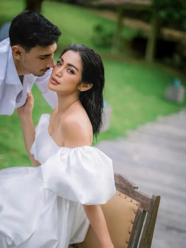 7 Potret Prewedding Jessica Iskandar dan Vincent Verhaag dengan Nuansa Serba Putih