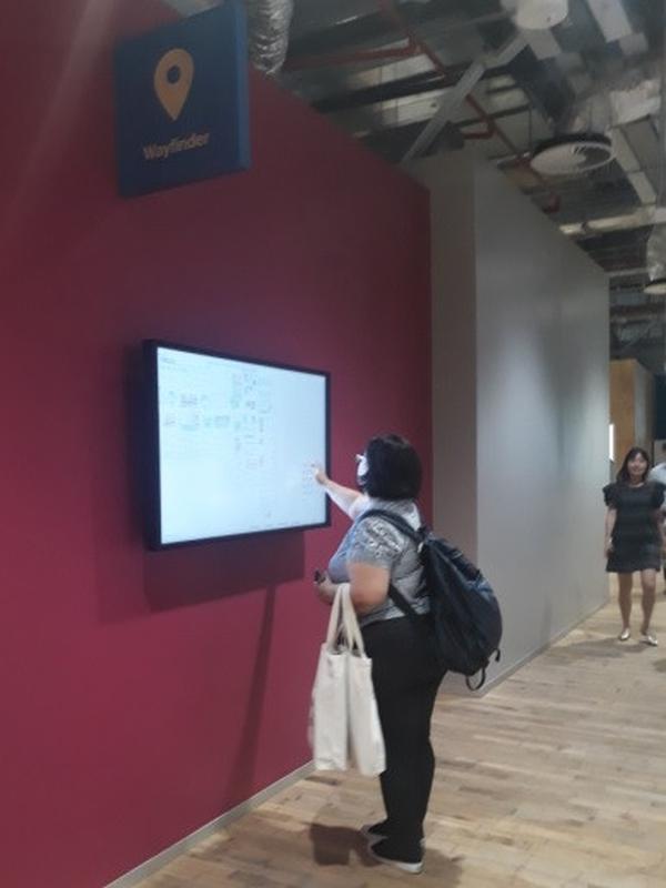 Kantor baru Facebook di Singapura (foto: Camelia)