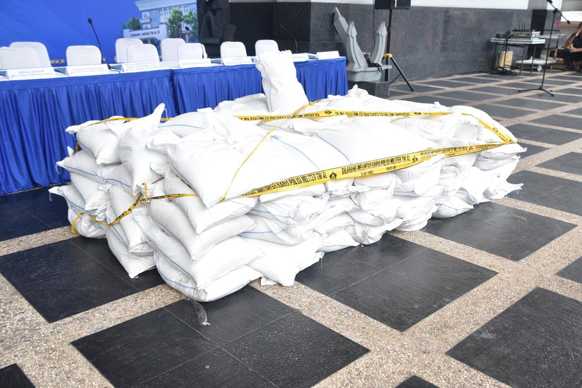 TNI AL dan Tim Gabungan Gagalkan Penyelundupan 6,1 Ton Pasir Timah Ilegal di Tanjung Priok