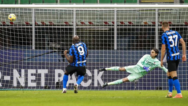 FOTO: Ibrahimovic Diusir Wasit, Eriksen Bawa Inter Milan Depak AC Milan dari Coppa Italia