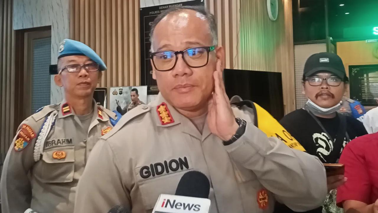 Secara kasa mata, kata Gidion, pada tubuh korban H tidak ditemukan luka pada tubuhnya. Hanya ditemukan darah tapi bukan berasal dari bekas luka tindak pidana.<br>