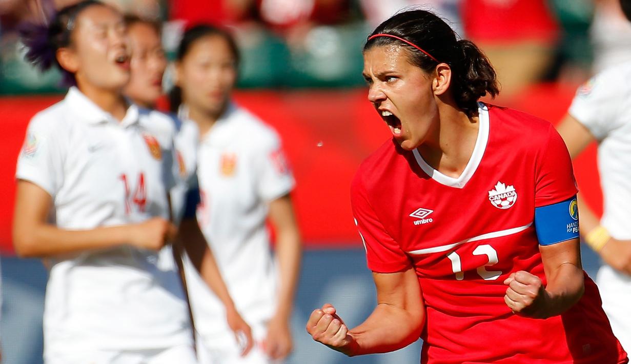 Christine Sinclair adalah pemain Kanada yang mencatatkan diri sebagai pencetak gol wanita terbanyak kedua dunia dengan 161 gol. Sinclair telah bermain di empat Piala Dunia Wanita dan dua olimpiade bersama Timnas Kanada. (AFP/Getty Images/Kevin C. Cox)