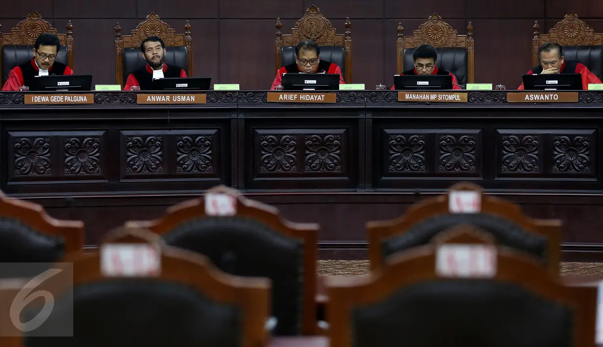 Uji materi UU Nomor 41 Tahun 2014 ini mendapat sorotan setelah Hakim Konstitusi Patrialis Akbar ditangkap KPK dengan sangkaan menerima suap, Jakarta, Selasa (7/2). (Liputan6.com/Johan Tallo)