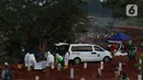 Suasana pemakaman dengan protokol COVID-19 di TPU Pondok Ranggon, Jakarta, Kamis (24/9/2020). Berdasarkan data Kamis (24/9), ada penambahan 4.634 kasus baru sehingga jumlah kasus Covid-19 di Indonesia mencapai 262.022 orang, sembuh 191.853, meninggal 10.105. (Liputan6.com/Helmi Fithriansyah)