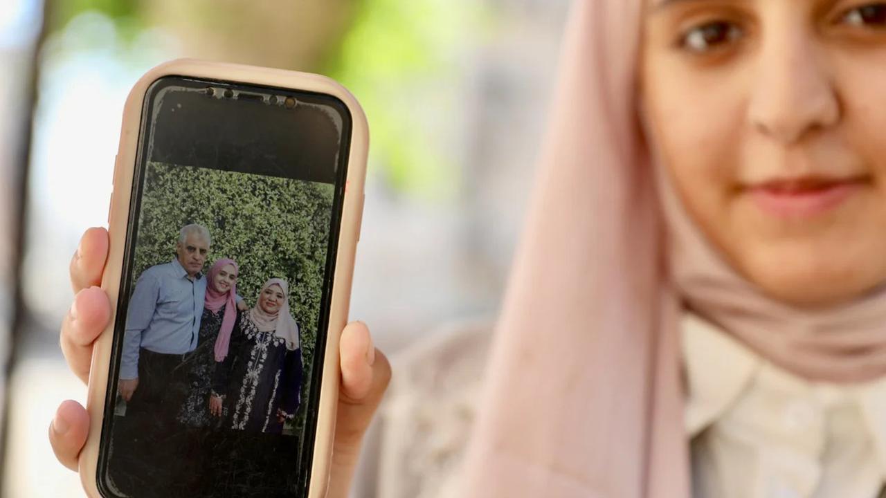 Sadisnya Tentara Israel Bunuh Ayah dan Anak Palestina Gaza di Depan Keluarganya, Lalu Mengejek Ucapkan "Ramadan Kareem"