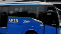 Pemprov DKI Jakarta melarang bus APTB melalui jalur busway setelah gagal sepakat soal pembayaran tarif per kilometer.