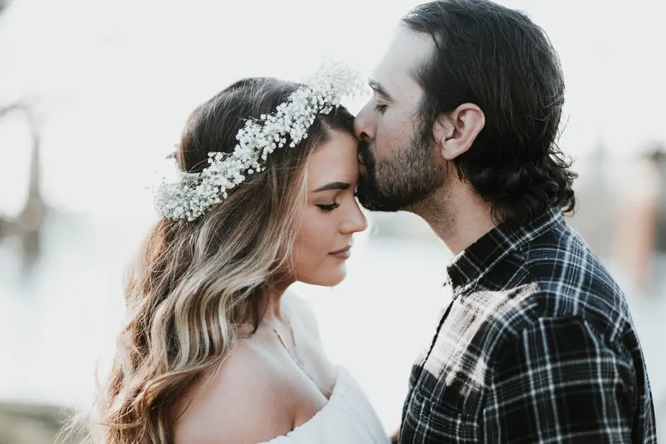 4 hal yang bisa didapatkan para pasangan yang memutuskan untuk menikah muda. (Foto: pexels.com)