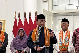 Gubernur DKI Jakarta Pramono Anung tanggapi temuan senjata di Sekolah Jaksel. (Liputan6.com/ Winda Nelfira)