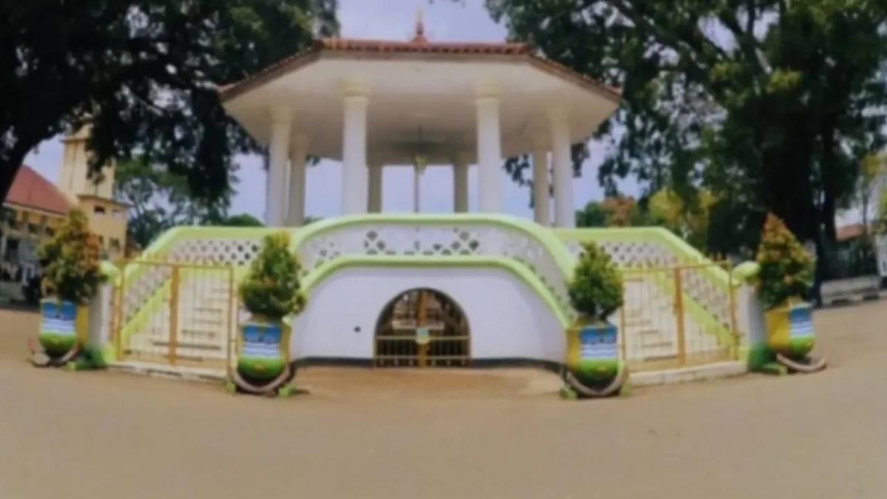 Pernah jadi lokasi untuk menyaksikan adu harimau dan kerbau