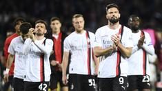 Para pemain AC Milan tampak kecewa setelah ditaklukkan Torino pada pekan ke-37 Serie A di Stadion Olimpico Grande Torino, Minggu (19/5/2024). AC Milan takluk 1-3. (Alberto Gandolfo/LaPresse via AP)