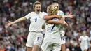 Antusisame para penonton yang sebagian besar adalah pendukung, Lionesses, julukan bagi Timnas Wanita Inggris, terbayar lunas dengan keberhasilan Inggris mengalahkan Austria dengan skor tipis 1-0 lewat gol Beth Mead di menit ke-16. (AP/Rui Vieira)