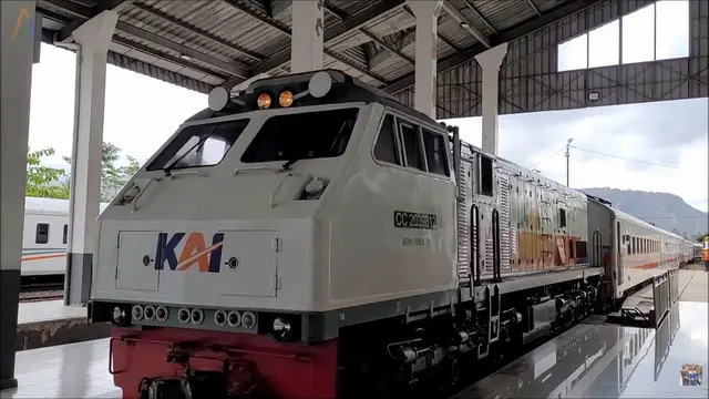 KA Pandanwangi Ketapang-Jember PP