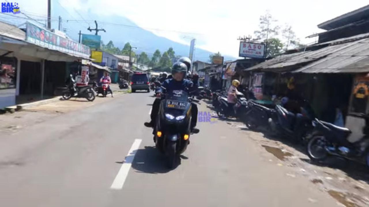 Kendarai Sepeda Motor, Letjen Kunto Arief Tinjau Pembangunan Sekolah Gratis di Garut
