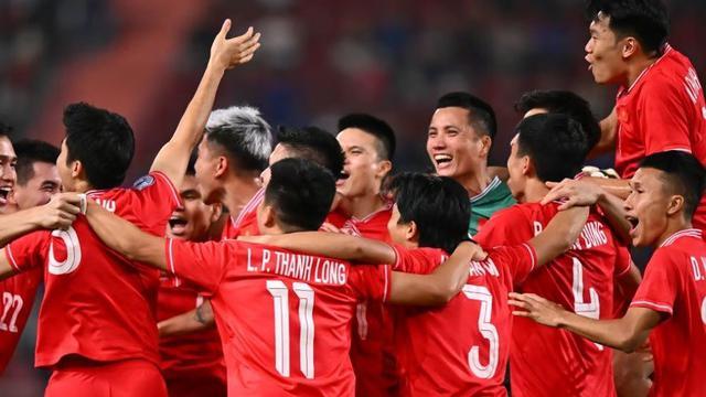 Timnas Vietnam merayakan kesuksesan menjadi juara Piala AFF 2024. (c) ASEAN United FC