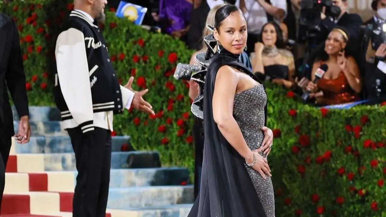 Jadi Kontroversi, Jubah Alicia Keys di Met Gala Dituding Plagiat Karya Desainer Malaysia