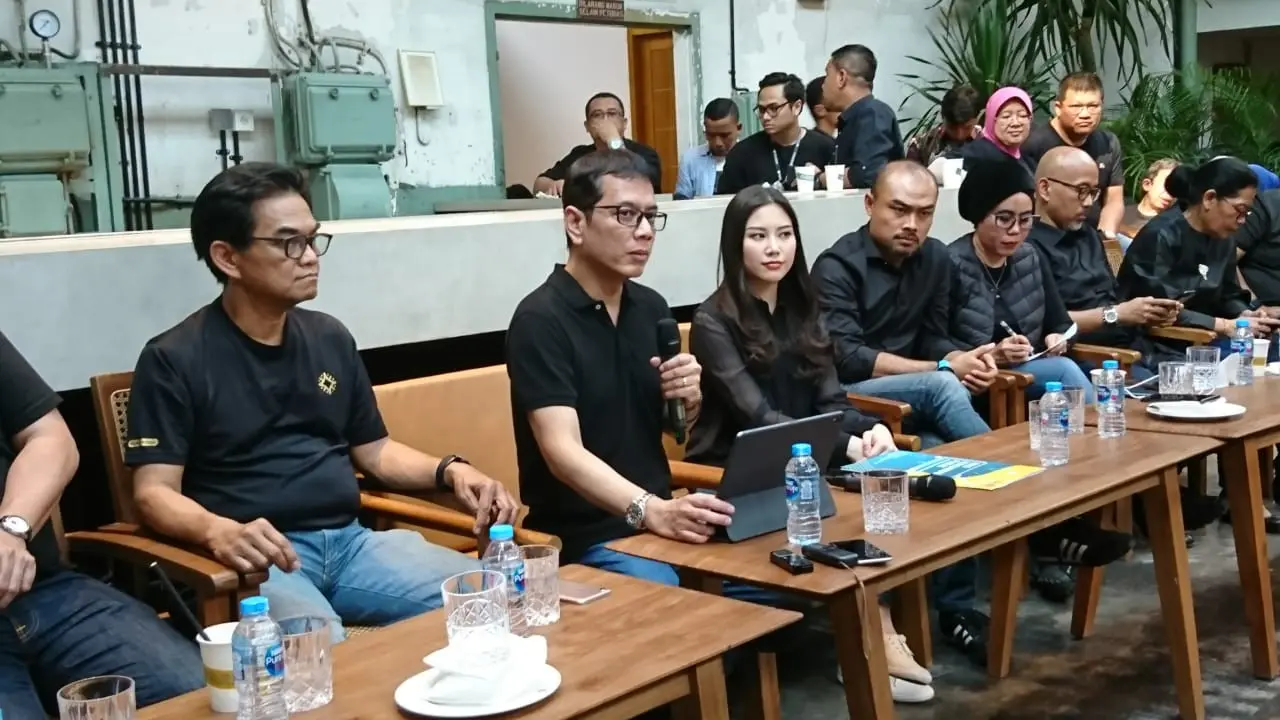 https://www.liputan6.com/lifestyle/read/4103804/pertama-di-indonesia-kacamata-dan-lensa-bersertifikasi-halal