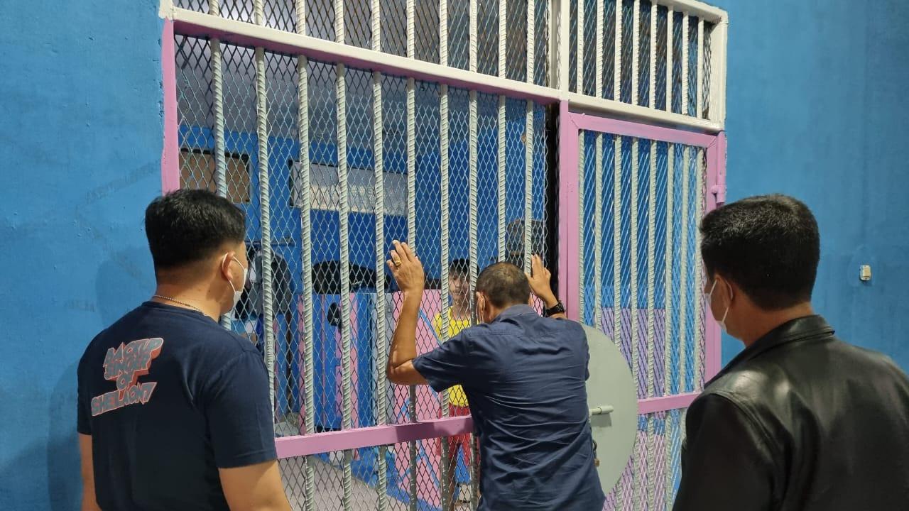 Kedatangan Kusnali diterima Kepala KPR Rutan Manado Rico S Wendur dan Kepala Rutan Manado Yusep Anthonius.