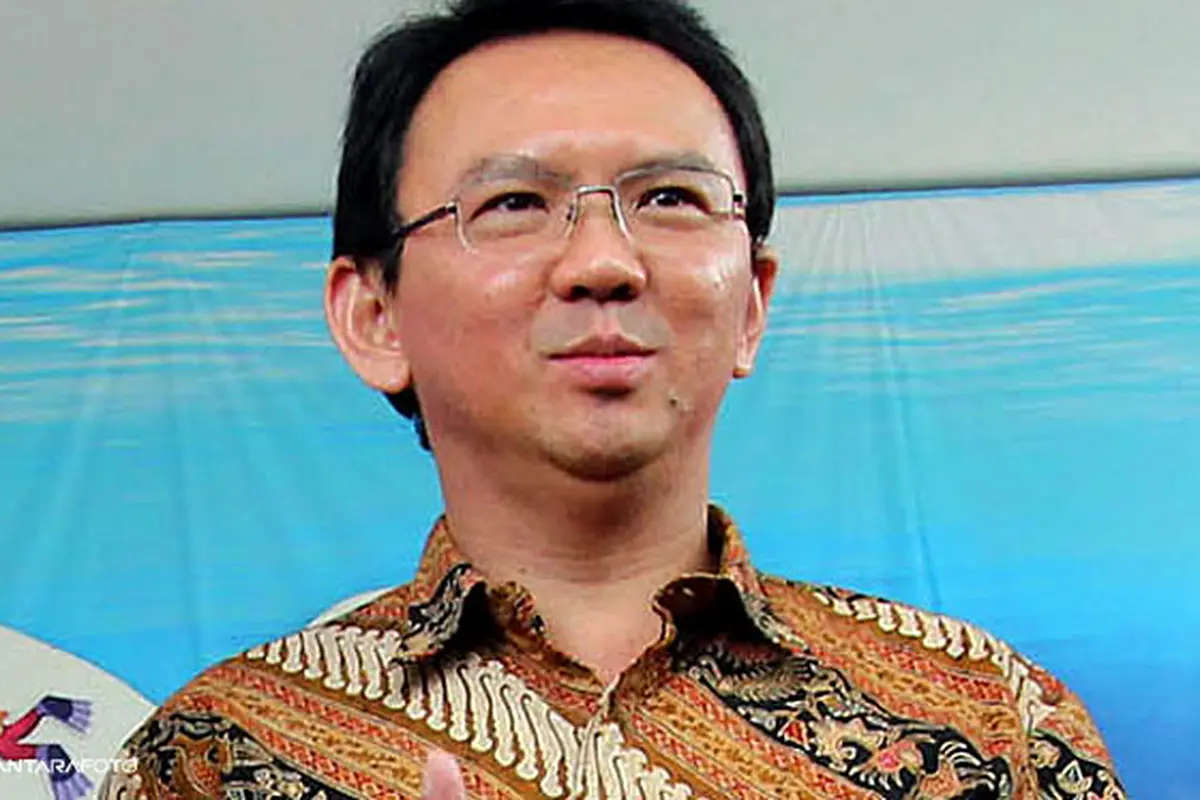 ahok-batik-131002b.jpg