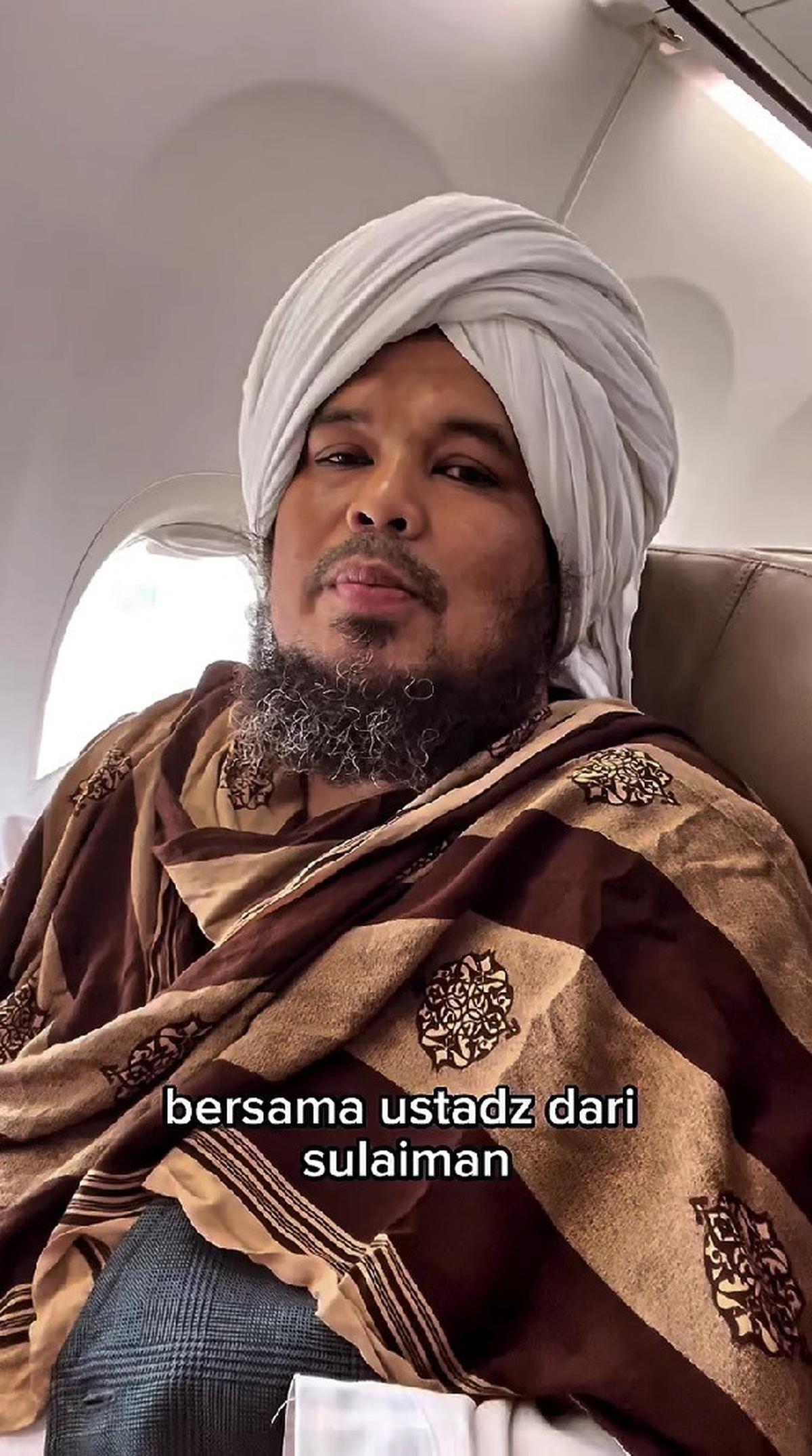 Profil Ustaz Derry Sulaiman yang Jadi Pendamping dr Richard Lee dan Bobon Santoso saat Mualaf