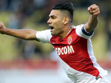 Dalam tiap bursa pemain di liga-liga top Eropa, sering kali terjadi perpindahan pemain tanpa harus mengeluarkan biaya alias gratis. Biasanya hal ini disebabkan karena sang pemain telah habis masa kontraknya dan sepakat tak memperpanjangnya dengan pihak klub pemilik meskipun berstatus pemain top dan bahkan ada beberapa yang sebelumnya didatangkan dengan harga mahal. Seperti yang terjadi pada 5 pemain top AS Monaco berikut ini. (AFP/Valery Hache)