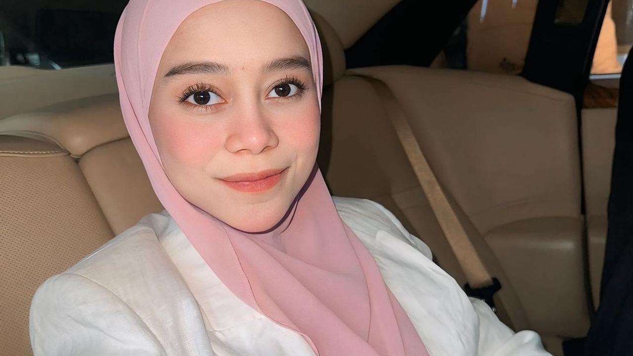 Bikin Bangga, Lesti Kejora Sukses Borong 3 Piala di Indonesian Music Awards 2024