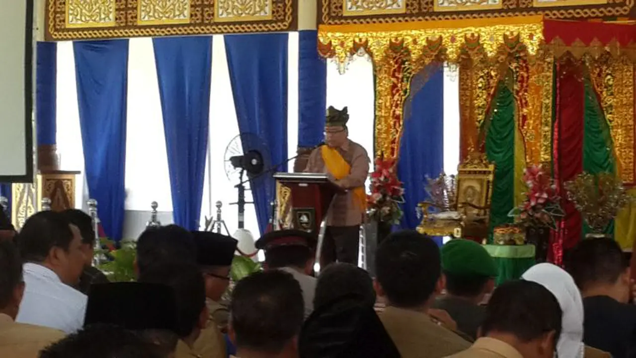 Menteri Keuangan Bambang Brodjonegoro melakukan sosialisasi langsung dana desa kepada 136 kepala desa di Kabupaten Bengkalis, Riau. 