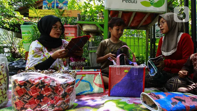 Ubah Paradigma Masyarakat Lewat Bank Sampah