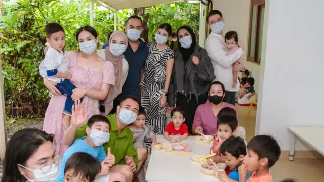 Potret Rafathar dan Rayyanza Sambangi Panti Asuhan Bali, Dapat Sambutan Hangat (credit: https://www.instagram.com/raffinagita1717/).