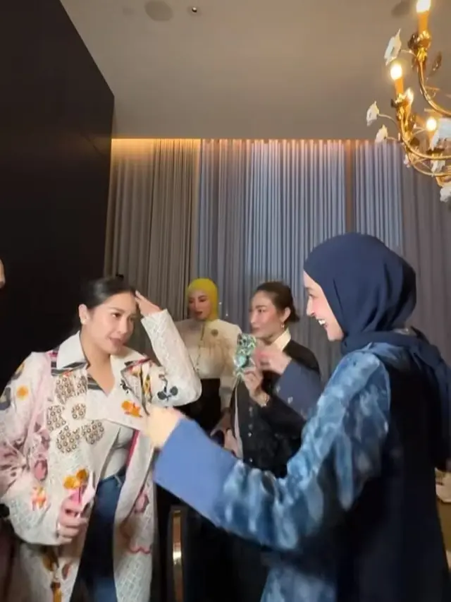 Potret buka puasa bersama Geng Cendol (Sumber: Instagram/@shireensungkar)