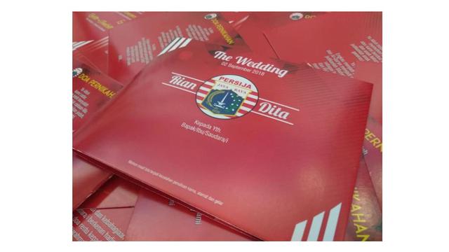 6 Undangan Nikah Tema Sepak Bola Ini Kreatif Sekaligus Kocak