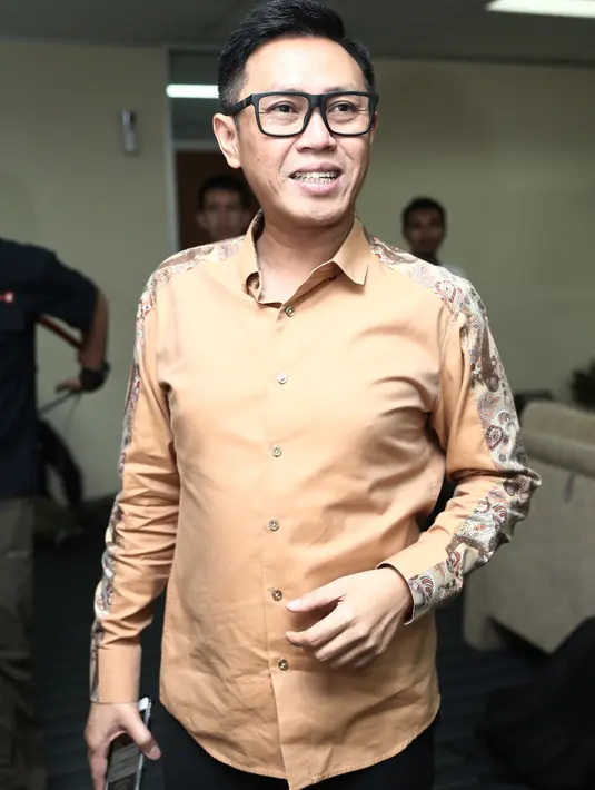 "Saya datang semata-mata sebagai korban kejahatan cyber, korban dari media abal-abal. Saat saya klarifikasi di Bareskrim itu, tidak serta merta selesai," ujar Eko Patrio, di Gedung Dewan Pers, Jakarta Pusat, Rabu (21/12). (Galih W. Satria/Bintang.com)