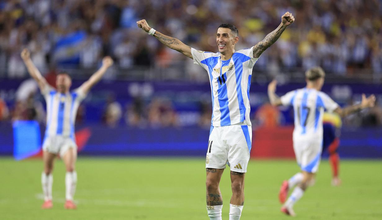 Pemain Argentina, Angel Di Maria merayakan gol kemenangan ke gawang Kolombia pada laga final Copa America 2024 di Hard Rock Stadium, Miami, Florida, Senin (15/07/2024) WIB. (AFP/Buda Mendes)