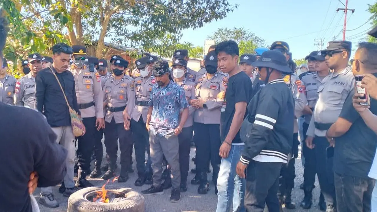 Massa demo di Mapolres Rote Ndao