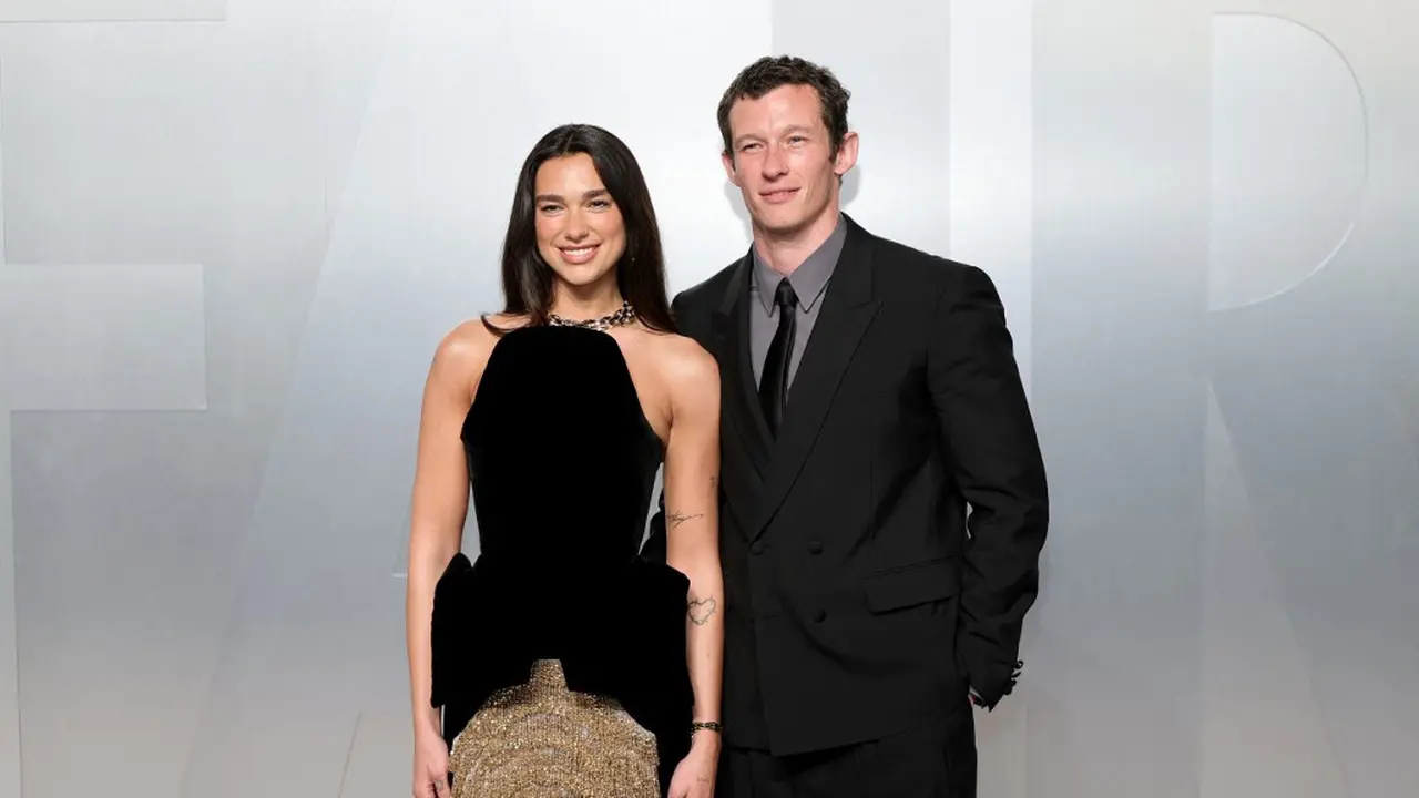Dua Lipa dan Callum Turner Resmi Menikah Dihadiri 8 Orang, Pulang Naik Taksi