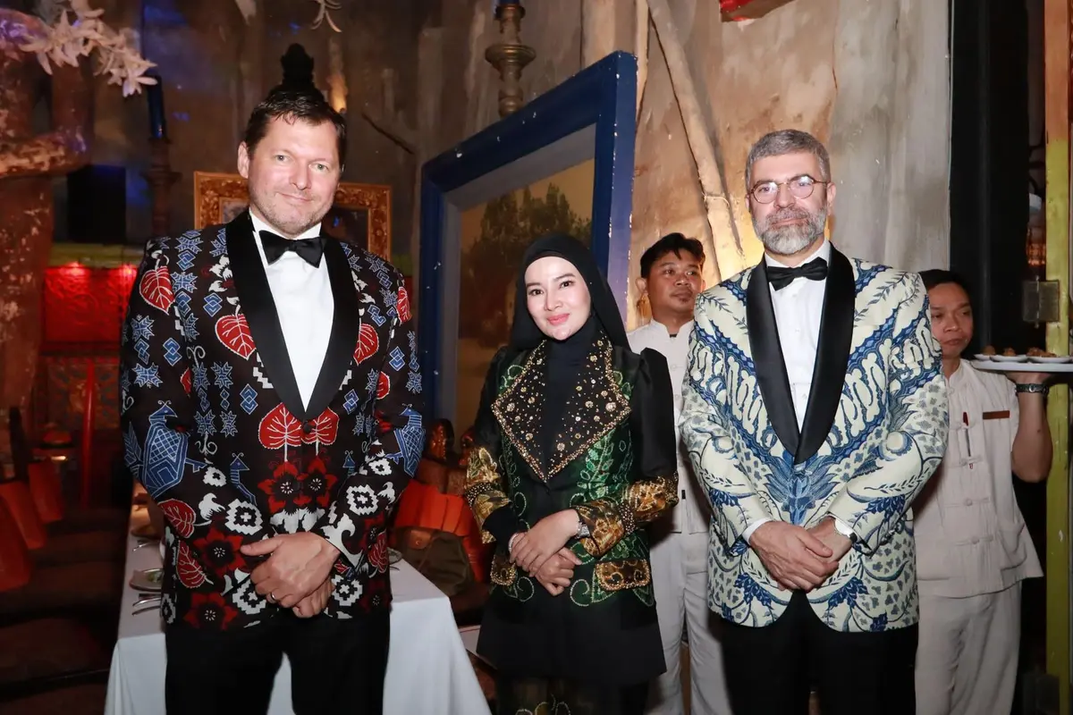 Batik Sasirangan Asal Kalimantan Selatan Diperlihatkan dr Ayu Widyaningrum