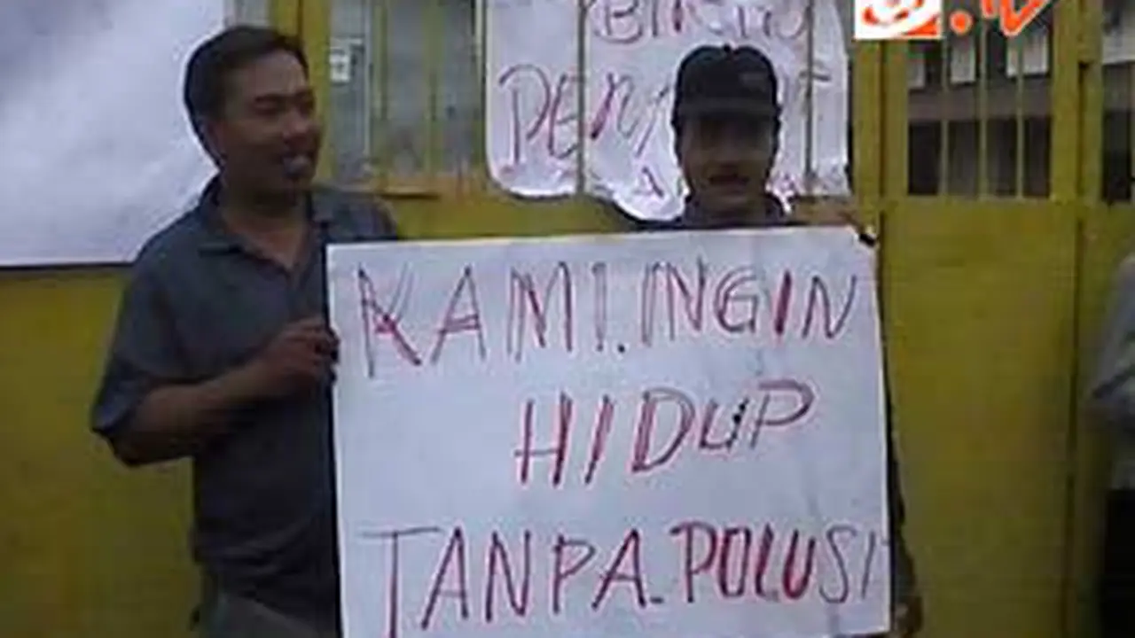 120223ademo-polusi.jpg