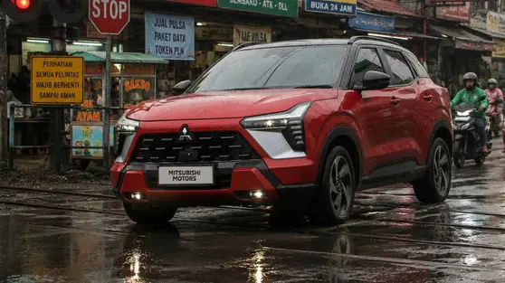 Hal yang Harus Dilakukan Sebelum Mobil Melintasi Rel Kereta