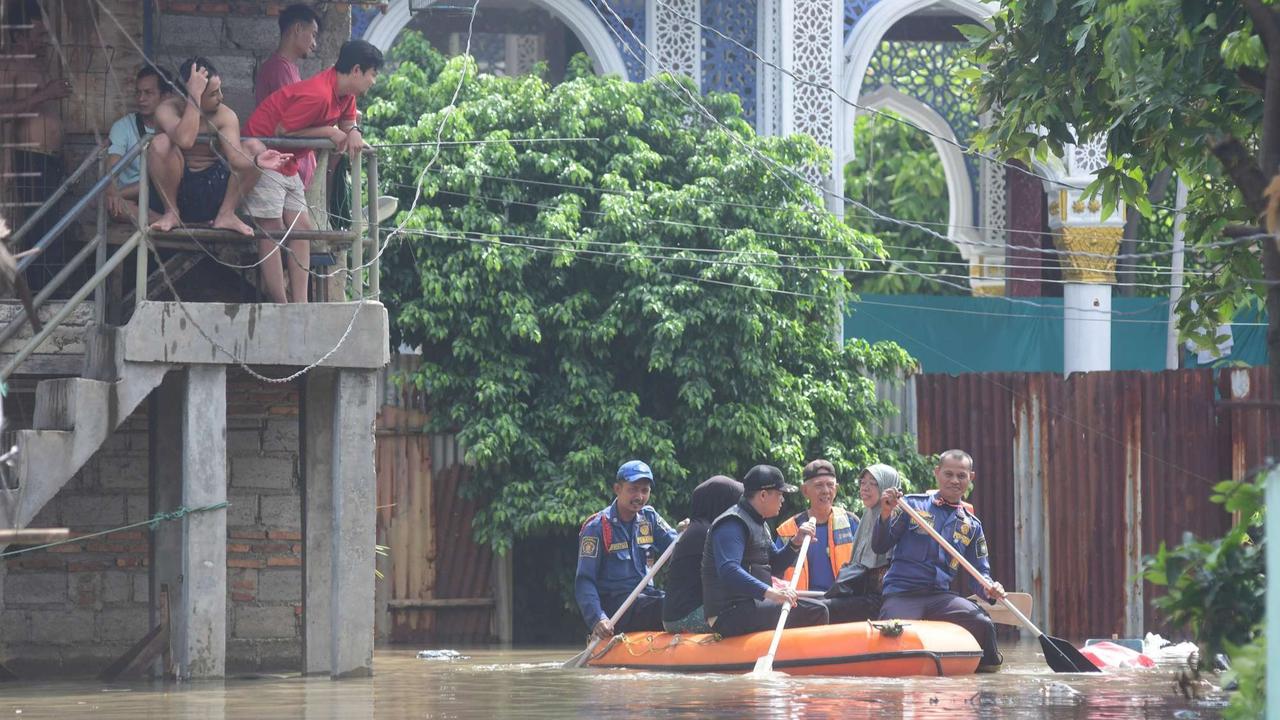 Banjir rendam permukiman di Cipondoh Tangerang
