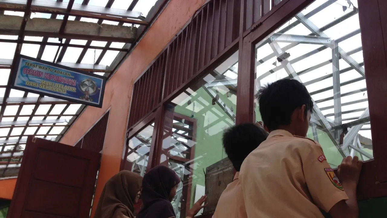 Sekolah Roboh