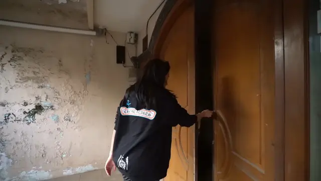 Nikita Mirzani di Rumah Masa Kecil