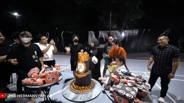 Atta Halilintar - Aurel Hermansyah (Foto: YouTube)