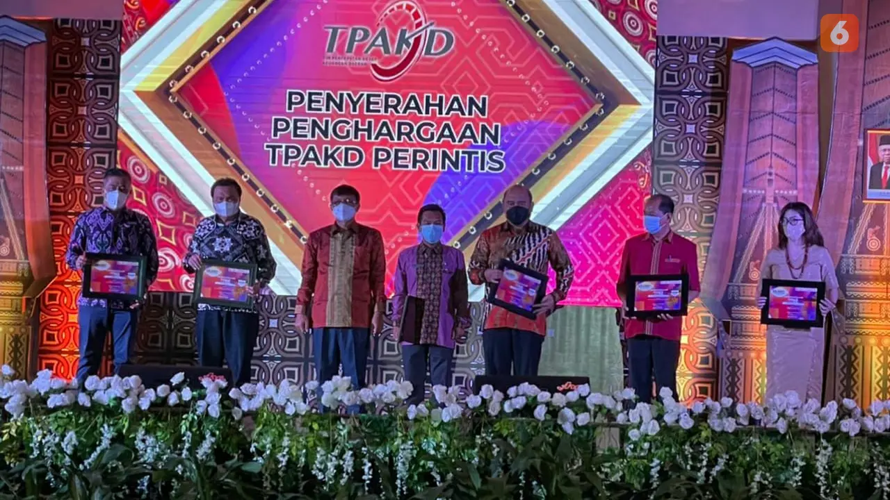 Pemkot Makassar raih penghargaan TPKAD (Liputan6.com)