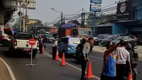 Kebakaran Pabrik Bingkai Buat Lalu Lintas Duren Sawit Macet