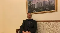 Duta besar Iran untuk Indonesia, H.E. Mohammad Azad saat sedang melakukan wawancara dengan tim Liputan6.com. (Liputan6.com/ Benedikta Miranti T.V)