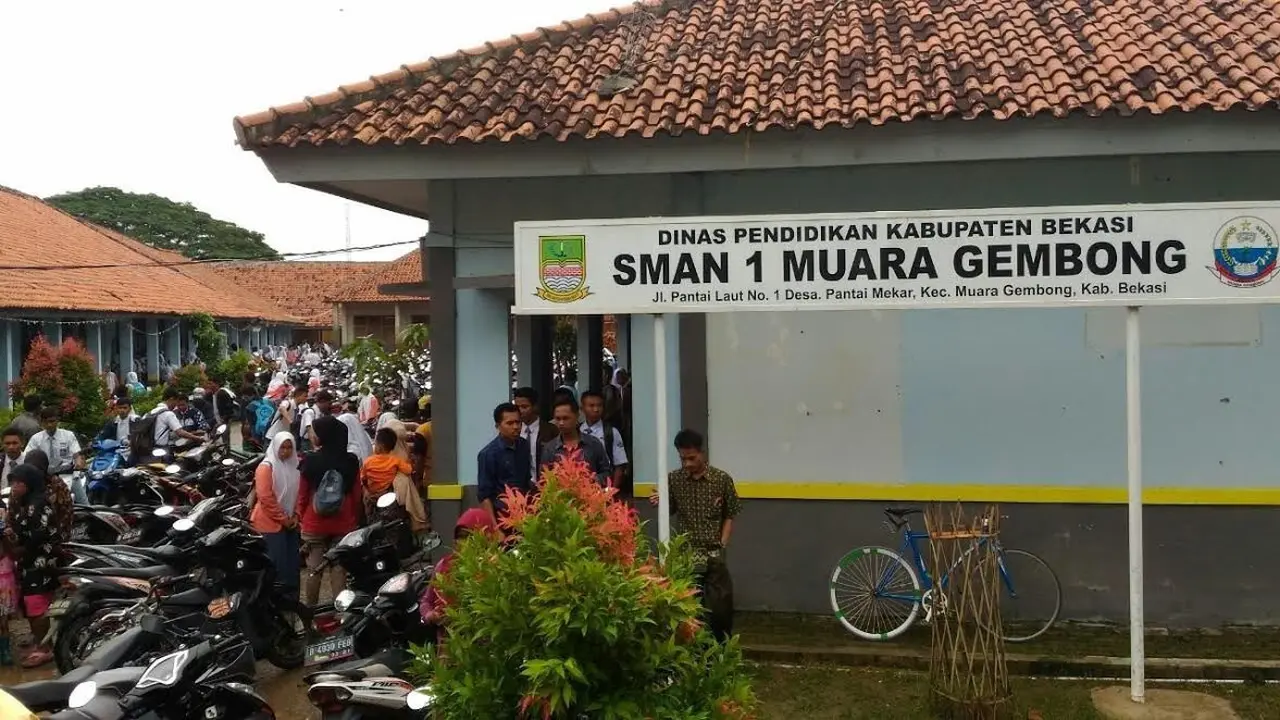 sekolah ambruk