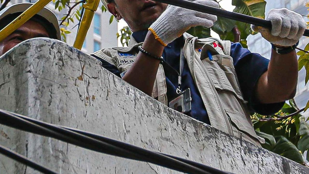 Adanya korban karena kabel semrawut dan melintang di jalanan Ibu Kota sudah menjadi sorotan publik, termasuk perhatian kalangan para pejabat di DPRD DKI Jakarta.